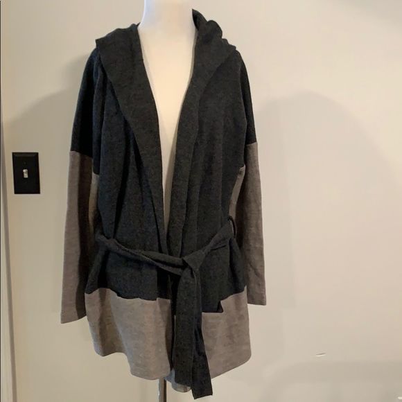 Paraphrase Gray Hooded Sweater Cardigan Sz XL - Picture 2 of 16